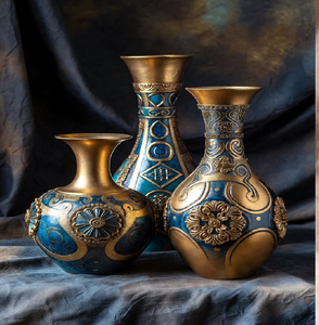 Vases cylindriques en métal élégants, à motifs blancs et dorés, pour la décoration de sol. Disponible à prix de gros. - Product Image 3