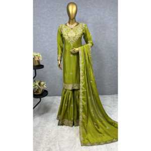 Magnifique ensemble de vêtements indiens et pakistanais pour les fêtes, haut, bas et dupatta - Product Image 5