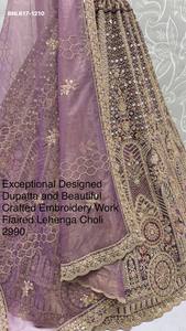 Conjunto de Lehenga-Choli de Novia con Red de Tul y Bordado Zari, Lentejuelas y Pedrería de Circonio, Novedad en Moda Nupcial para Mujer - Product Image 3