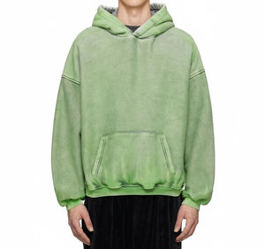เสื้อฮู้ดผู้ชายไซส์ใหญ่ สีเขียวล้วน ผ้าฝ้ายเฟรนช์เทอร์รี่ ทรงลำลอง มีกระเป๋า เหมาะสำหรับใส่ในฤดูใบไม้ร่วง - Product Image 1