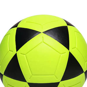 ฟุตบอลไฮบริดขนาดมาตรฐานสำหรับผู้ชายและผู้หญิง เหมาะสำหรับการฝึกซ้อมและการแข่งขันทั้งในร่มและกลางแจ้ง ทนทาน คุณภาพดี ราคาสุดคุ้ม - Product Image 3
