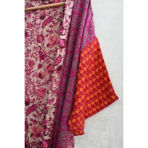 Kimono court en soie indienne de luxe, robe de nuit pour femmes, vêtements de détente, peignoir, imprimé à la main - Product Image 3