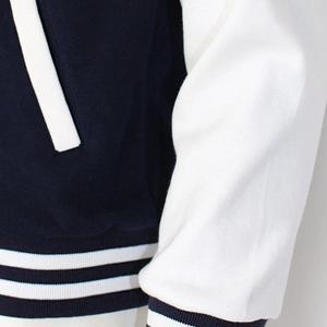 Chaqueta Varsity Unisex de Alta Calidad, Transpirable, Impermeable, con Diseño de Parches, Personalizable en la Parte Delantera, Precio Económico, Gran Venta - Product Image 4
