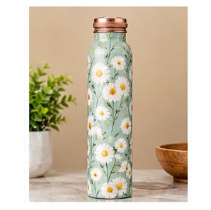 Bouteille d'eau en cuivre à motif de feuilles charmant avec design floral doré, thermos de voyage portable avec couvercle - Product Image 4