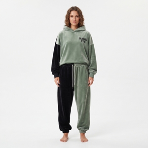 Ensemble de survêtement décontracté en velours pour femme, avec sweat à capuche et pantalon, coupe ample, manches longues, blocs de couleur, et poches latérales sur le pantalon - Product Image 5