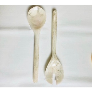 Juego de utensilios de cocina de resina Flow al por mayor, utensilios de resina Mocha hechos a medida, cuchara y tenedor de resina vertidos a mano, cubiertos. - Product Image 6
