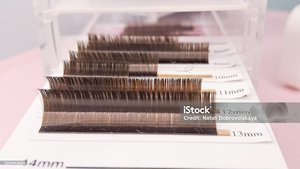Extensions de cils 3D plates en ellipse faites à la main, couleur bordeaux, en PBT synthétique doux, mates et colorées pour greffe en salon - Product Image 6