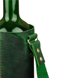 Porte-bouteille de vin en cuir vert gaufré, support simple avec sangle et anneau métallique, 140g - Product Image 4