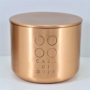 Casa Di Ovia - Portavelas Cilíndrico de Cobre Hecho a Mano con Logotipo Grabado - Decoración para el Hogar de Navidad y San Valentín - Product Image 2