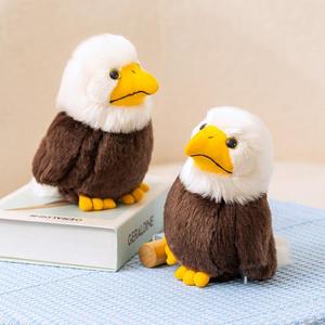 Peluche Realista de Águila Calva - Muñeco de Peluche de Águila con Garras Apretadas, Acabado Lavado, Regalo de Peluche Antiestrés para Coleccionistas - Product Image 3