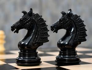 Elegantes piezas de ajedrez de madera de triple peso de la serie Sikh Empire, rey de 4.5 pulgadas, de ébano genuino y madera de boj, al mejor precio. - Product Image 3