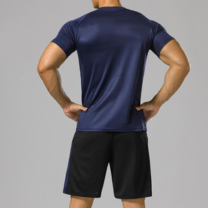 Conjunto de Camiseta y Pantalones Cortos Deportivos de Secado Rápido para Hombre con Logotipo Personalizado - Ropa Deportiva para Gimnasio, Entrenamiento, Running y Actividades Físicas - Product Image 2