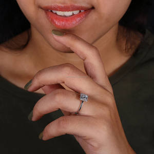 Anillo de compromiso de halo de diamante cultivado en laboratorio de oro blanco, anillo de promesa de aniversario de diamante de corte princesa cuadrado, estilo IGI certificado - Product Image 6