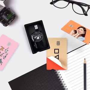 Autocollant personnalisé pour carte de crédit en papier artistique, couleurs vives, idéal pour cartes de débit K-pop, idoles, anime, 4 par feuille, faible MOQ, fabriqué en Corée - Product Image 6