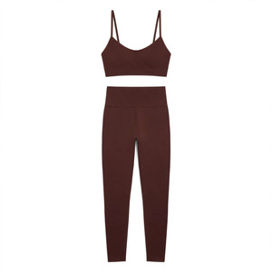 Ensemble de bralette sans couture personnalisable pour femme, tricoté, sans armatures, bretelles réglables, dos nageur, avec leggings couvrants - Product Image 1