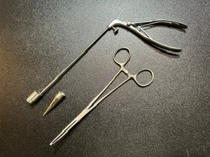 Juego de Ligadores Hemorroidales McGiveny Quirúrgicos Médicos de 7.25 Pulgadas, Instrumentos Quirúrgicos Rectales de Acero Inoxidable, Pinzas Rectales, CE ISO - Product Image 1