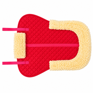 Tapis de selle matelassé rouge avec bordure en peau de mouton crème et sangles roses pour l'équitation, durable - Product Image 1