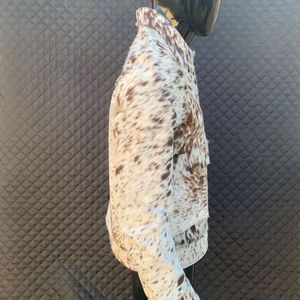 เสื้อแจ็คเก็ตหนังวัวแท้คุณภาพสูง 100% สำหรับผู้ชาย แจ็คเก็ตหนังวัวแท้ ดีไซน์พรีเมียม ทันสมัย - Product Image 1