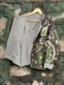 เสื้อแจ็คเก็ตปักลายซูซานีพรีเมียมสำหรับผู้หญิง สีเขียวลายดอกทับทิม สไตล์โบฮีเมียน ดีไซน์เนอร์โค้ท ขายส่ง - Product Image 5