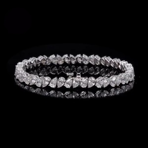 สร้อยข้อมือเทนนิสทองคำขาว 14K จาก LILABA ENTERPRISE ประดับเพชรทรงลูกแพร์เพาะเลี้ยงในห้องปฏิบัติการ ระดับความสะอาด VVS2 สี F ได้รับการรับรองจาก IGI กำลังเป็นที่นิยม - Product Image 4