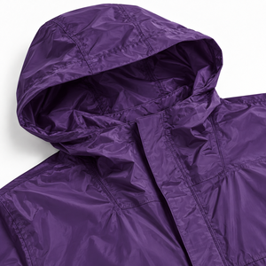 Chaqueta Impermeable y Cortavientos de Poliéster Ligero Personalizada para Invierno con Capucha, Solapa para Lluvia y Cremallera Frontal Completa - Product Image 4