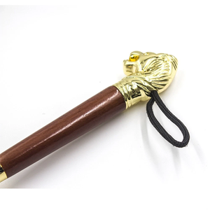 Chausse-pied de luxe en laiton poli avec poignée en bois et tête de lion, long, avec boucle de suspension, aide à l'enfilage des chaussures - Product Image 4