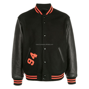 Chaqueta Varsity MSWVJ063 Negra de Lana con Detalles Naranjas, Bordado Chenille, Cierre con Botones de Cuerno, Chaqueta de Invierno para Hombre - Product Image 1