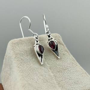 Pendientes Colgantes de Plata de Ley con Granate, Hechos a Mano, Estilo Boho, con Gema Roja, Elegantes, Regalo de Joyería para Mujer - Product Image 1