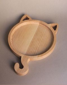 Plateau de service en bois en forme de chat, fait main, design mignon de dessin animé, couleur unie, vaisselle et assiettes - Product Image 1
