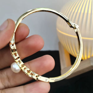 Pulsera de perlas de agua dulce chapada en oro de lujo con pulido antideslustre y diseño infinito, brazalete de moda para mujer - Product Image 5