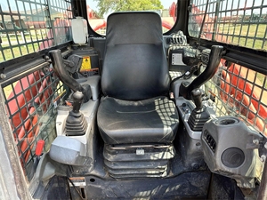 Cargadora compacta SVL90-2 lista para operaciones de movimiento de tierras - Product Image 5