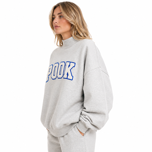 Sudadera Oversize Personalizada para Mujer con Cuello Alto, Bordado de Chenilla, Forro Polar, Ajuste Holgado, Estilo Casual Urbano, Fabricación OEM ODM - Product Image 2
