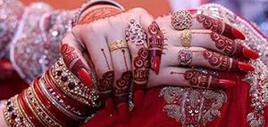 Amina Instant <b>Red</b> <b>Henna</b> Cone 20GM Easy Apply High Quality Temporary Body Art Customized Pattern Bridal Festive Halal Supply - Product Image 3