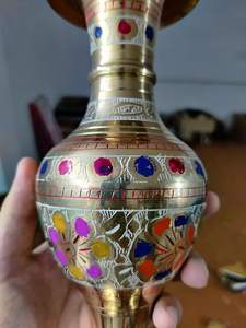 Vase à fleurs en laiton artisanal, design moderne gravé Meenakari traditionnel, finition polie, décoration pour la maison et le bureau, grand et durable - Product Image 3