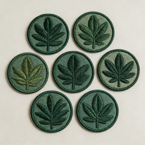 Écussons brodés personnalisés thermocollants pour vêtements, chapeaux, sacs, badges logo DIY, patchs brodés à la presse à chaud, vente en gros, usine OEM - Product Image 4