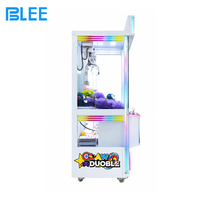 Machine à griffes d'arcade 2 joueurs, jeu de grue à monnayeur avec distributeur de prix, joystick, lumières LED arc-en-ciel et roues