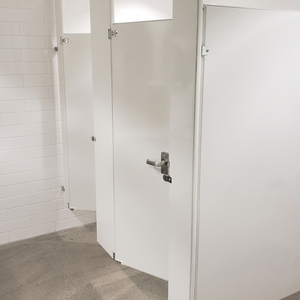 Lámina de Espuma de PVC Celuka Rígida de 18 mm, Blanca – Panel Divisorio Resistente a los Arañazos para Baños Comerciales - Product Image 6