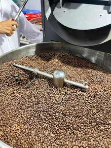 DHPONE Roasted Coffee Beans 80% Robusta 20% Arabica Grade S Vietnamese Coffee Customizable Roast Levels - Product Image 4