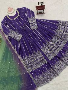 Nouveauté : Pishwas de soirée pour femmes avec broderies, costumes Anarkali indiens et pakistanais de soirée par Sterling Creation - Product Image 3