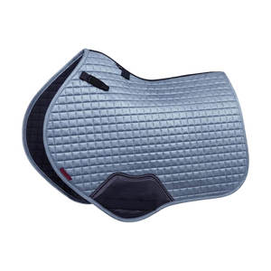 Tapis de selle carré en acier inoxydable pour chevaux anglais, respirant, durable, personnalisable, réutilisable, équipement d'équitation - Product Image 1