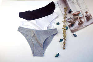 Culottes sexy en dentelle pour femmes, lingerie transparente unie, taille basse, culottes féminines ajourées, respirantes et sans coutures - Product Image 3