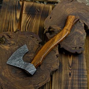 Hacha Tomahawk Forjada a Mano al por Mayor, Hacha de Acero de Damasco para Camping y Caza al Aire Libre, Hacha de Supervivencia con Mango de Madera y Funda - Product Image 4