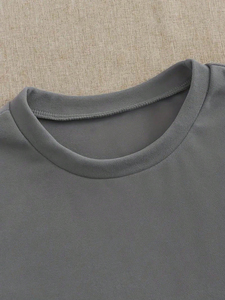 Conjunto de camiseta térmica de manga corta con cuello redondo y pantalones cortos de punto de color sólido para mujer, conjunto informal holgado de invierno para estar en casa. - Product Image 3