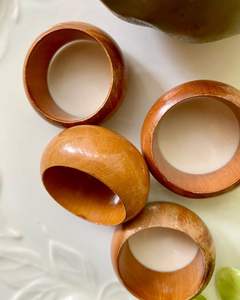 Anillos de servilleta de madera de diseño único y soporte de servilletas de madera, accesorios decorativos para banquetes y hoteles a un precio de fábrica muy bajo. - Product Image 2