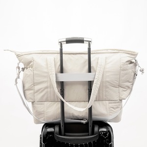 Sac de voyage simple en tissu matelassé blanc, sac à bandoulière de grande capacité, sac messager, sac de voyage léger - Product Image 6