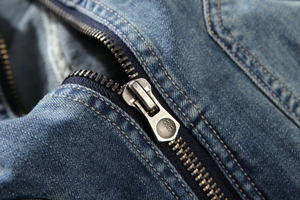เสื้อแจ็คเก็ตยีนส์ผู้ชาย ปกพับได้ ทรงปกติ สไตล์ลำลอง ติดกระดุม - Product Image 3