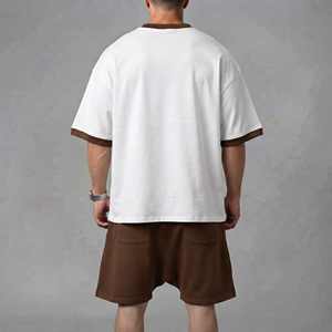 Conjunto deportivo de secado rápido OEM, transpirable, de manga corta, cómodo, de dos tonos, camiseta y pantalones cortos de corte holgado, chándal para hombre. - Product Image 3