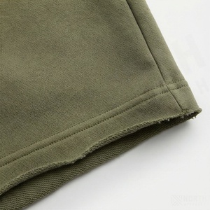 กางเกงขาสั้นผู้ชายผ้าแคนวาสโพลีเอสเตอร์/คอตตอนเนื้อหนา ซักแล้วสีซีดแบบซันเฟด พิมพ์โลโก้ได้ตามต้องการ แห้งเร็ว มีเชือกผูกเอว ความยาวแบบยาว - Product Image 6