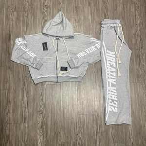 Sudadera con Capucha Personalizada para Hombre, Estilo Desgastado con Bordado, Bloques de Color, Talla Grande, 100% Algodón, Elástica y Moderna - Product Image 2