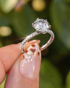 Anillo de compromiso de oro de 14 quilates con diamante cultivado en laboratorio de corte redondo de 2 quilates, EF-VS1, banda pavé, elegante anillo solitario, joyería fina, regalo. - Product Image 1